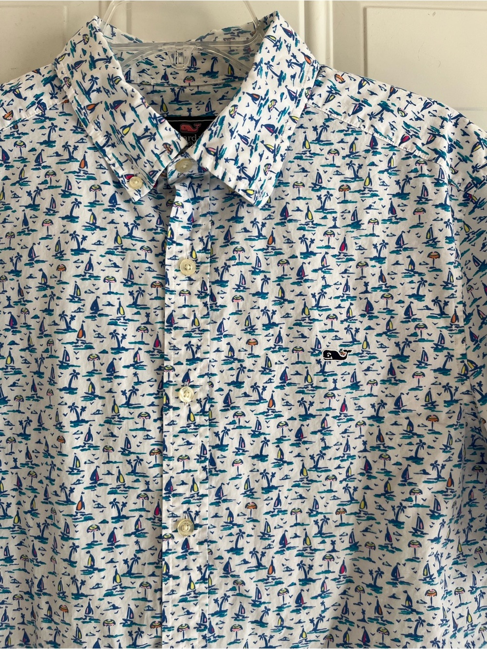 Vineyard Vines Shirt Men’s M Blue Beach Sailboat Short Sleeve Whale Button Up